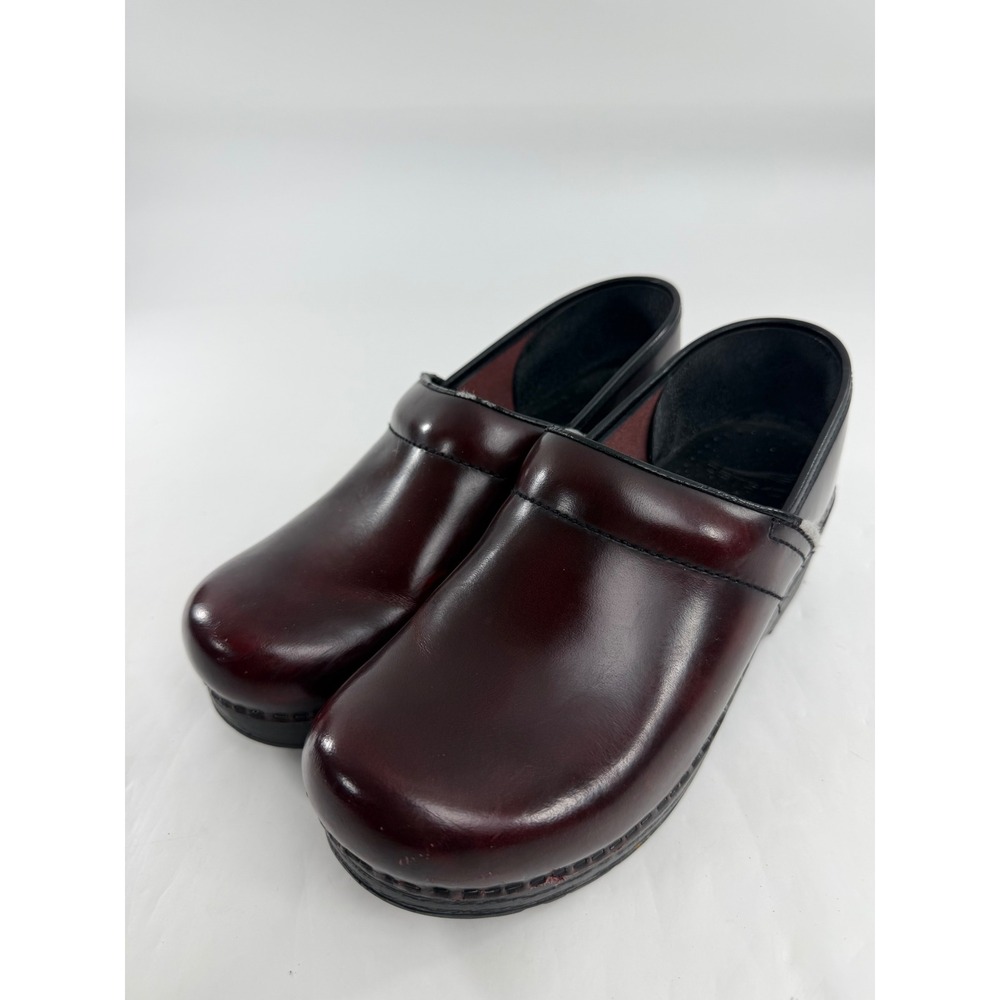 Dansko Professional Burgundy Leather Clogs Womens Size 38 Round Toe Slip On